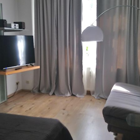 Gemuetliche Ferienwohnung Im Erdgeschoss- Jenaer Strasse Ерфурт Екстериор снимка