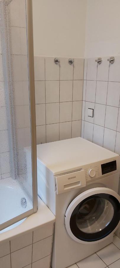 Gemuetliche Ferienwohnung Im Erdgeschoss- Jenaer Strasse Ерфурт Екстериор снимка